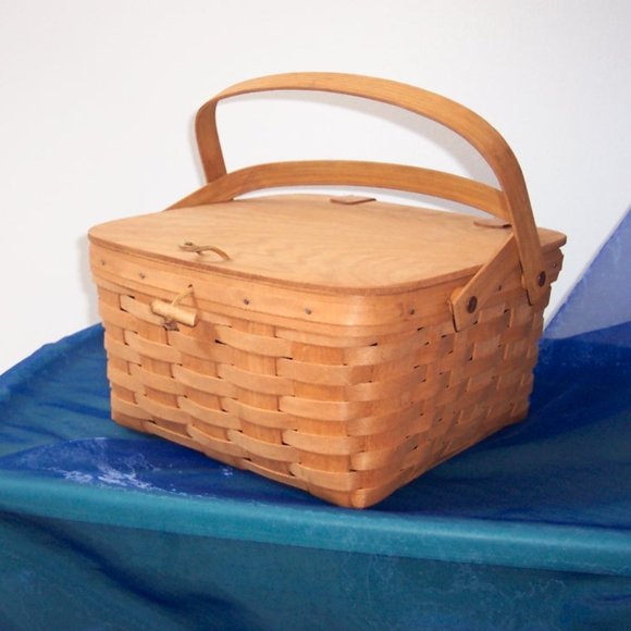 Longaberger Picnic Basket - Picture 5 of 6